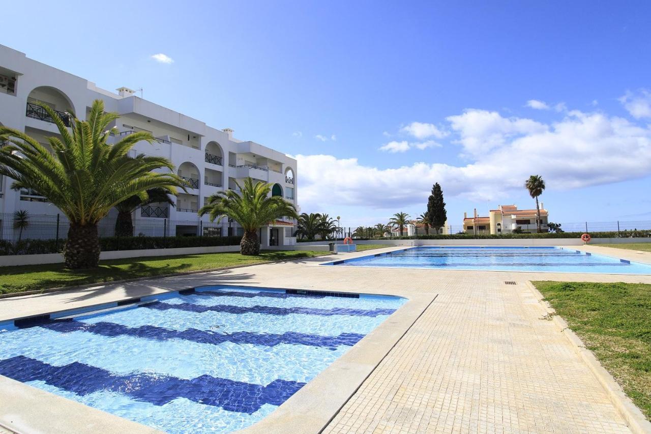 Апартаменты Armacao De Pera Brightness With Pool By Homing Экстерьер фото